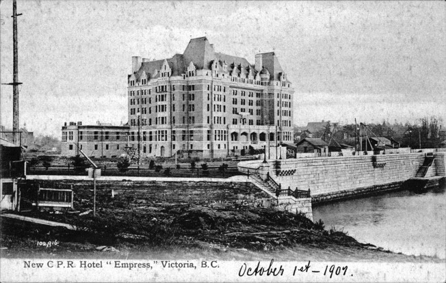 [New C.P.R. Hotel "Empress," Victoria, B.C. Postcard]