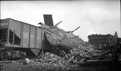 [Wreck of Hoppers at Merritton, Ontario, November 16, 1918]